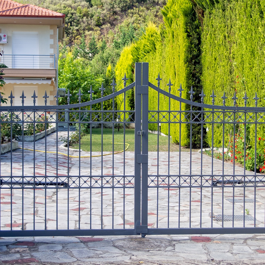 Do You Need a Custom Gate | Security Five